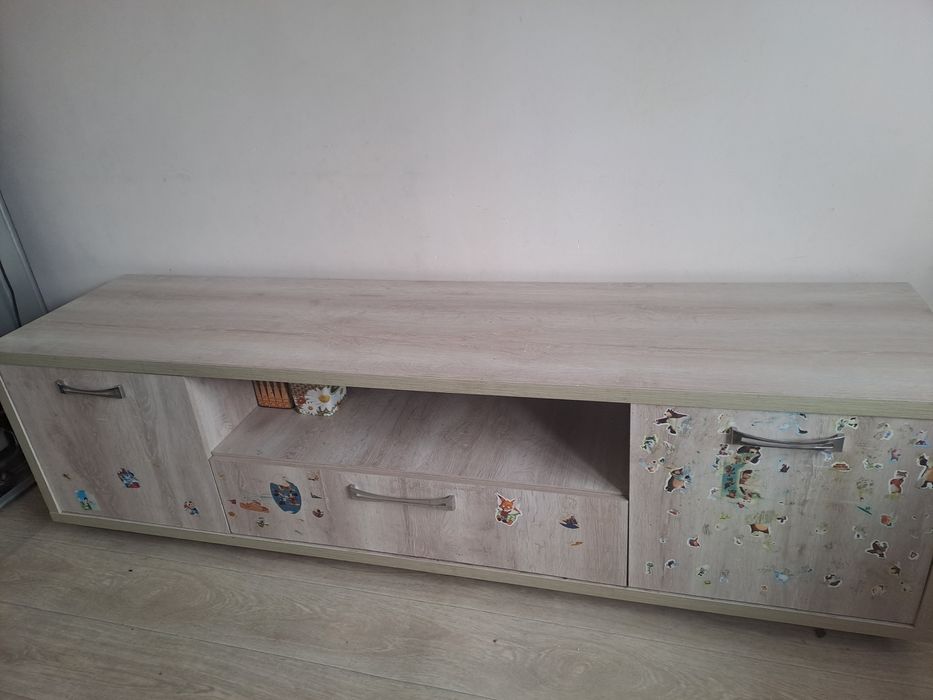 Продам тумбочку под телевизор
