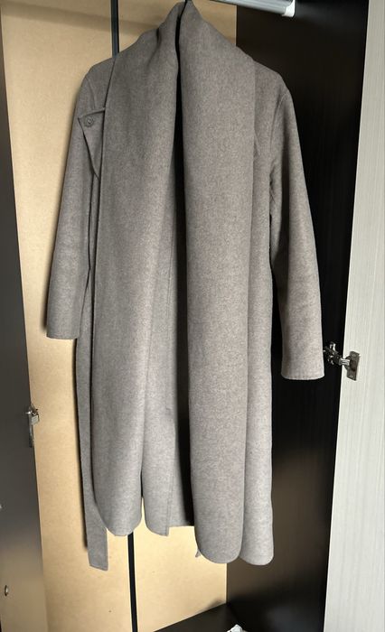 GAP уникално палто с вграден сваляем шал