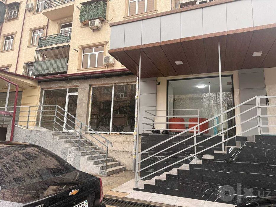 Продается коммерческое помещение в новостройке (1 этаж + подвал).