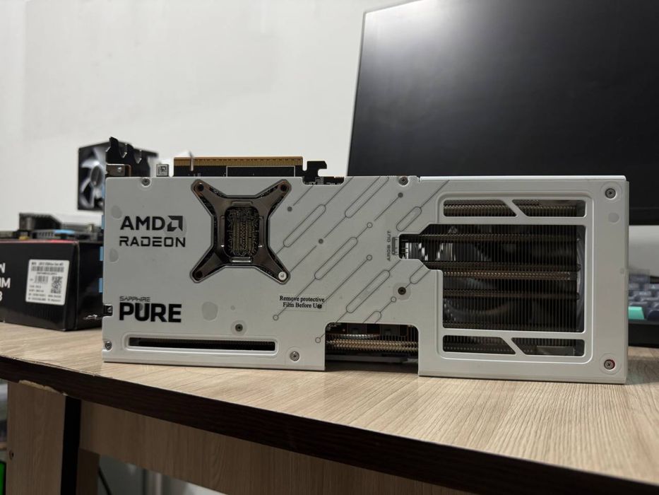 Продам RX 9070 XT Sapphire Pure