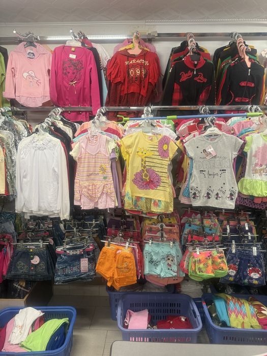 Распродажа летних топов и маечек.