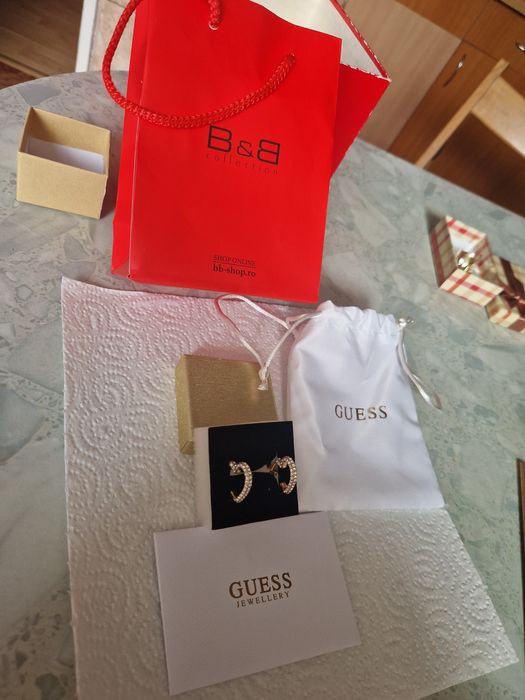 Cercei cu pietre guess