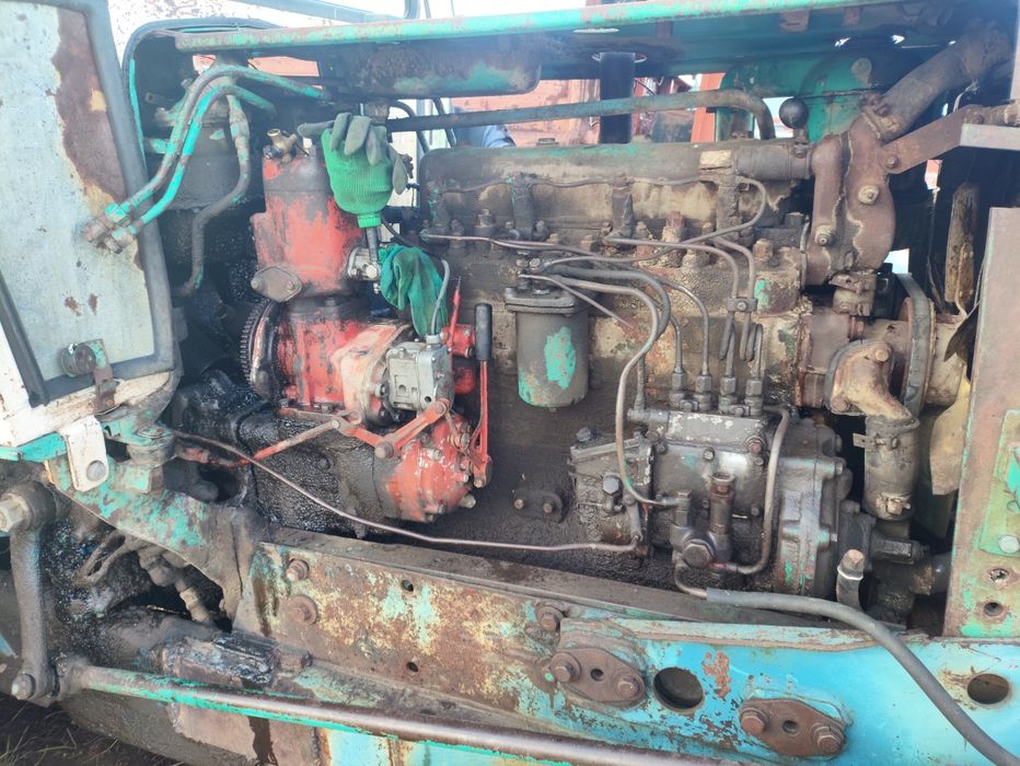 ЮМЗ-6 трактор  эксковатор