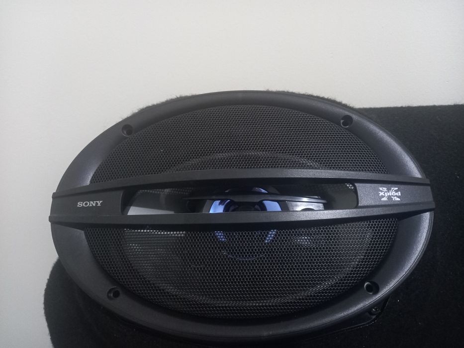 Sony avtomobil ichun kolonka 400 watt pachka