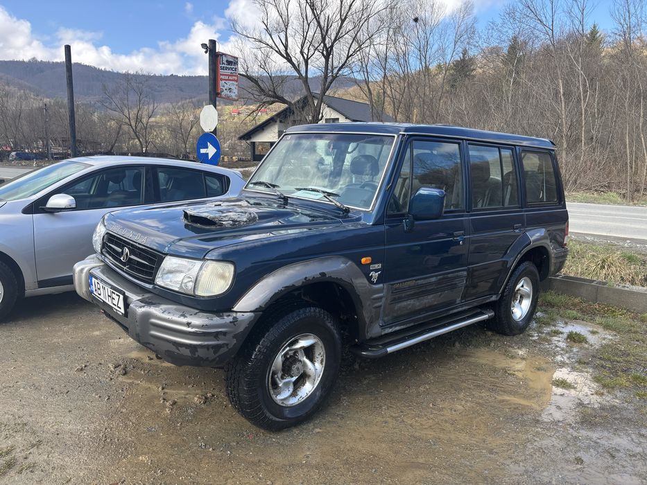 Vand sau schimb Hyundai Galoper 2,5 D 4x4 fara rugina,