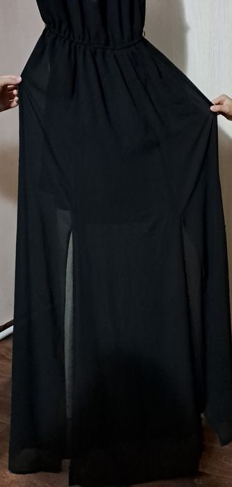 Продам платья для подростков