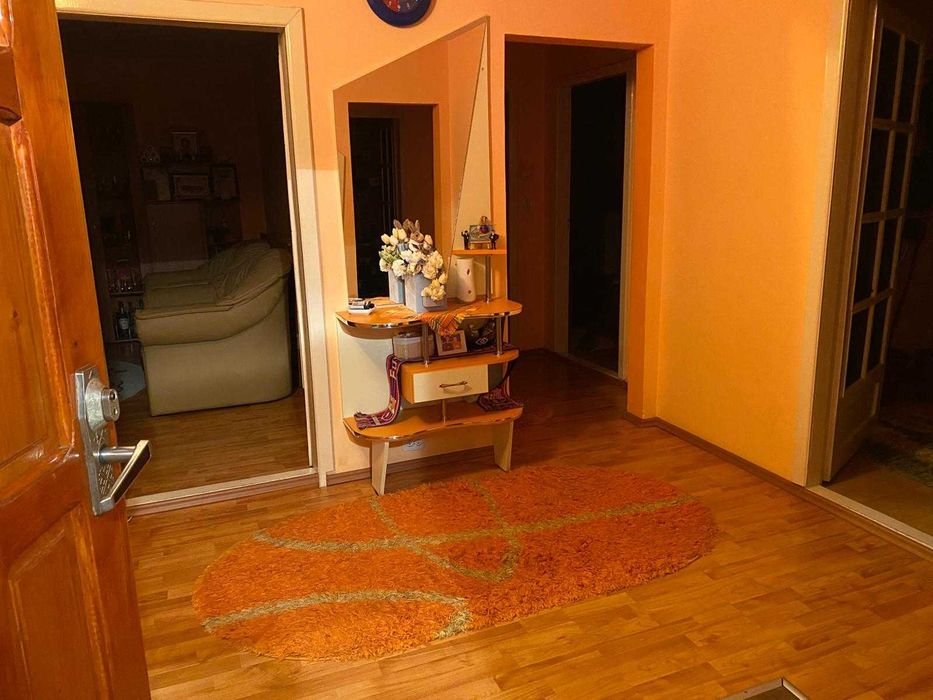 Apartament 4 camere zona Lama