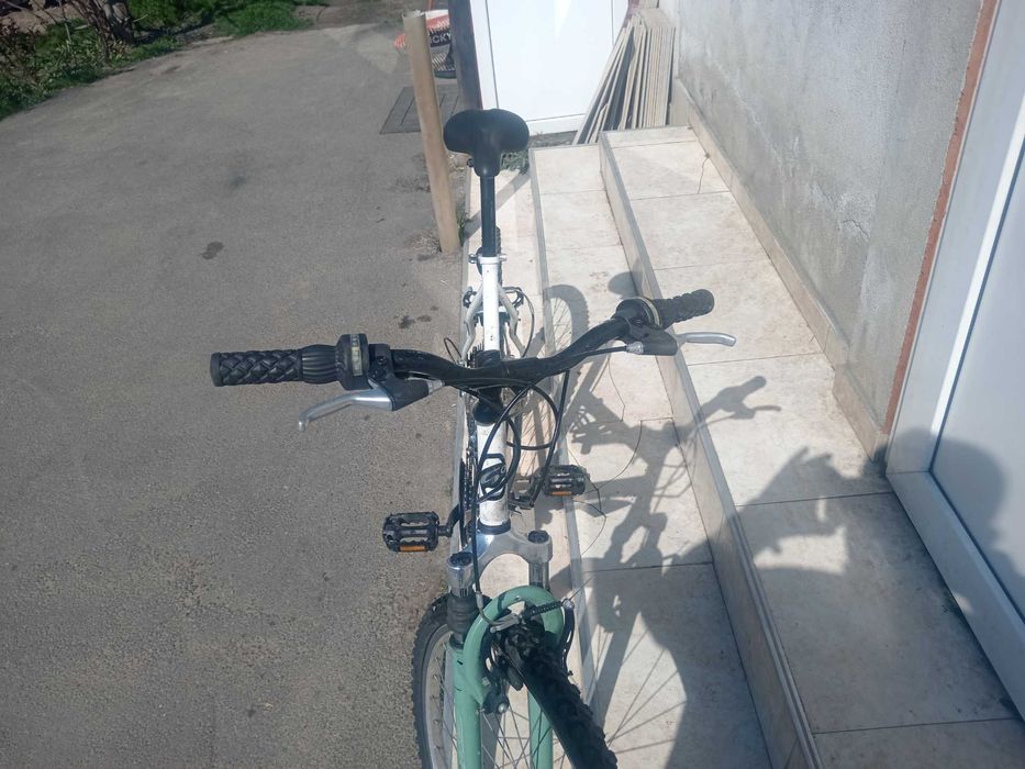 Vând bicicleta roți 26