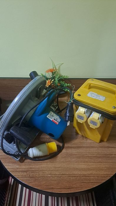 Vând circular Makita la 110 volți și transformator