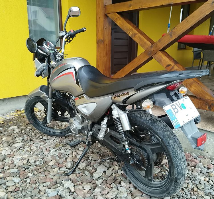 Motocicleta 162 cc / 2015 / 7.000 km