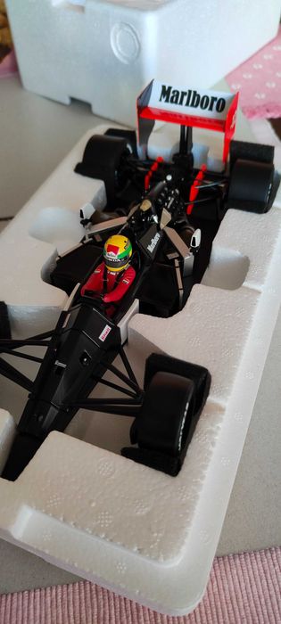 Макларън МР 4/4 А.Сена 1988 модел в мащаб 1:18