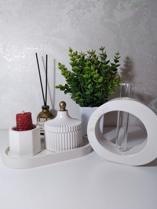 Ваза, поднос, шкатулка из гипса