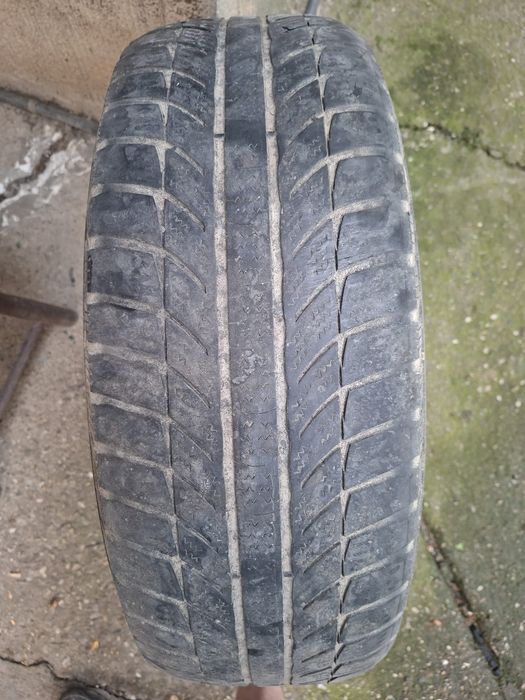 Vând 4 anvelope M+S   plus  jante 215/65 R 16