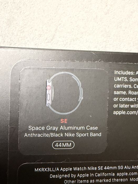 Продам часы apple watch 44 mm SE (Nike)