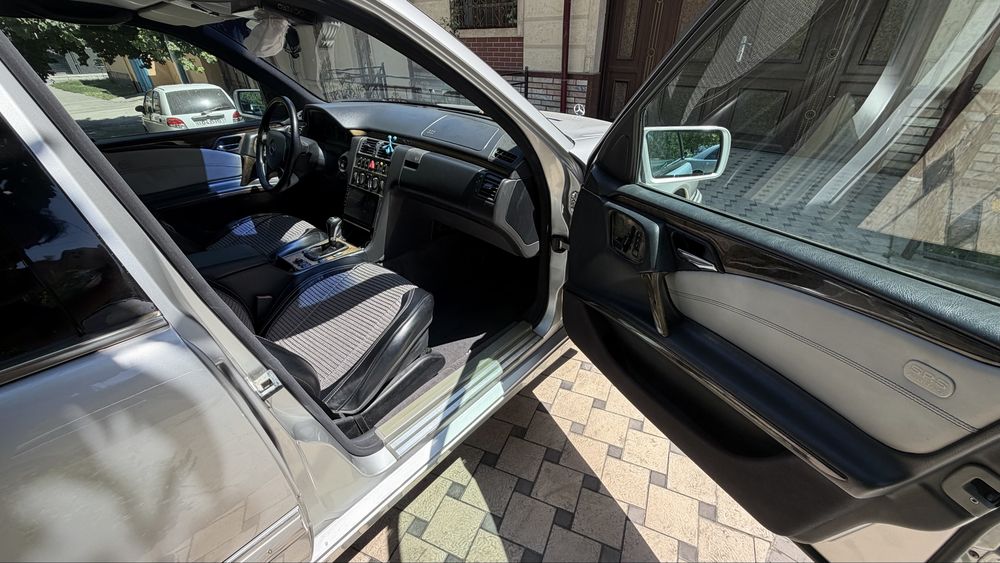 Mercedes benz w210 E200