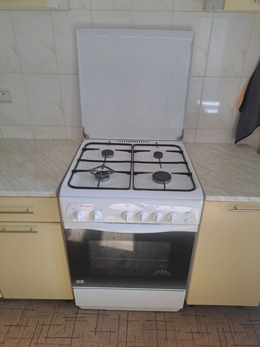 Газовая плита продам