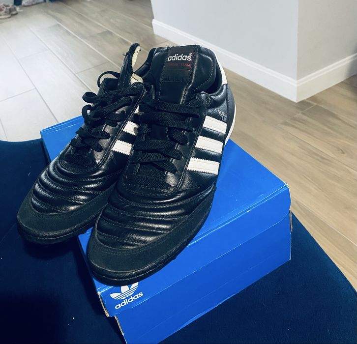 Ghete fotbal sintetic Mundial Team 41 1/3