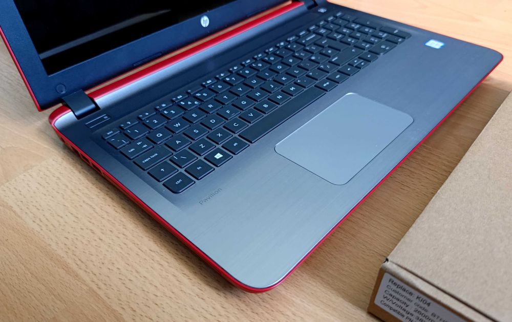 HP 15.6'' FullHD Core I5, 16GB RAM, SSD 240GB, HD520 1GB, baterie noua