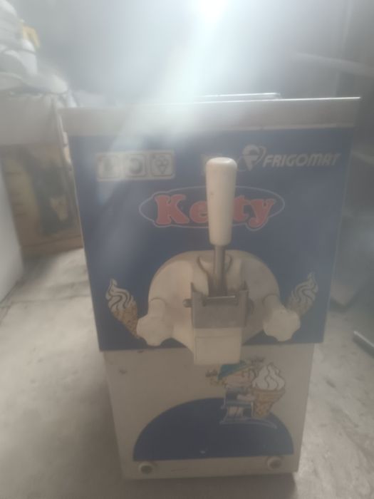 Фризер для мягкого мороженого бу