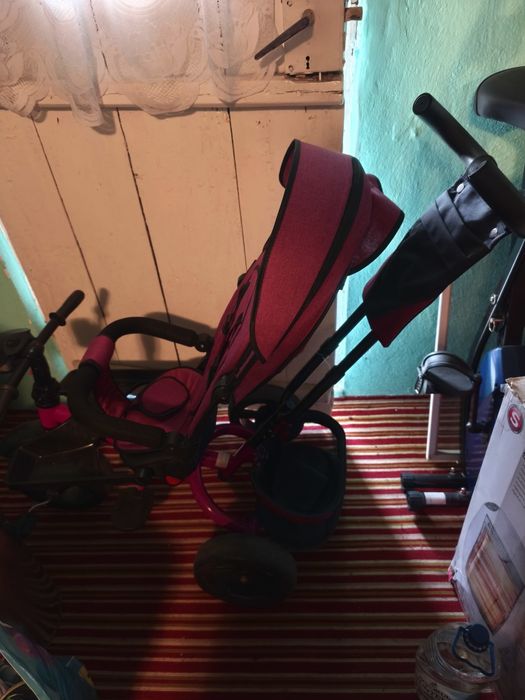 Tricicleta cu scaun reversibil