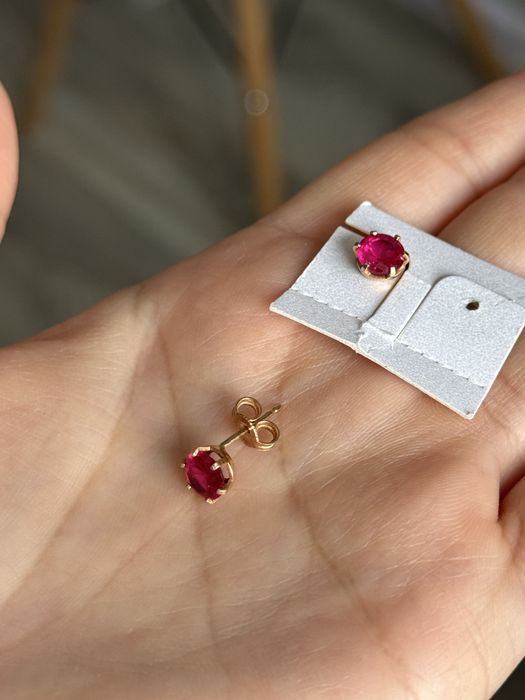 Продам золотые серьги