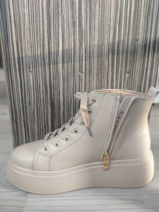 Дамски кожени боти