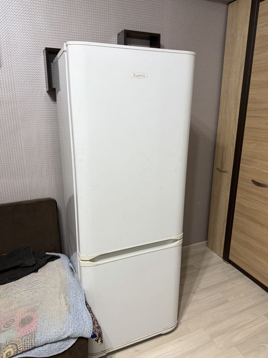 Холодильник Бирюса