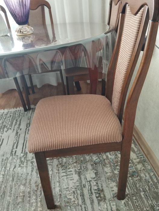 Стол со стульями .