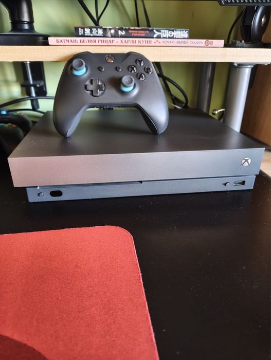 Продавам, Xbox One X