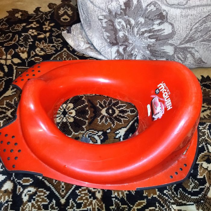 Продам накладку для ребенка на унитаз