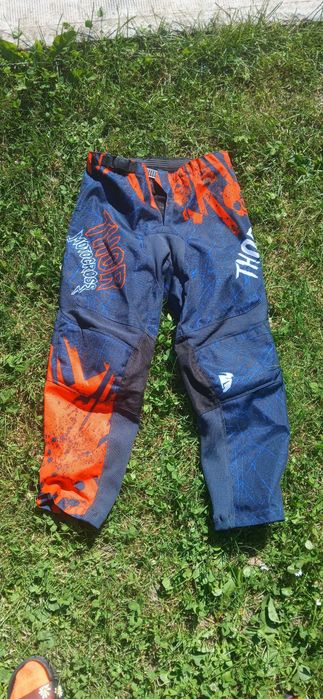 Vând cross kxd pro germany 125cc+echipament(chisme+costum potrivit pana la 13 ani)