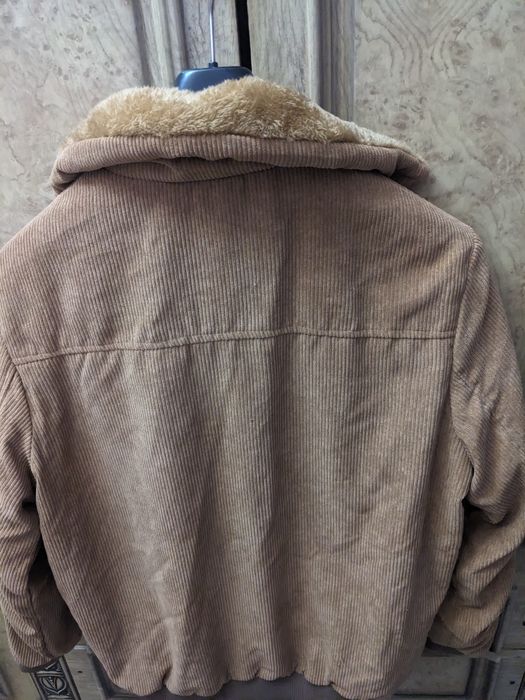 Продам куртку  вельветовая новая