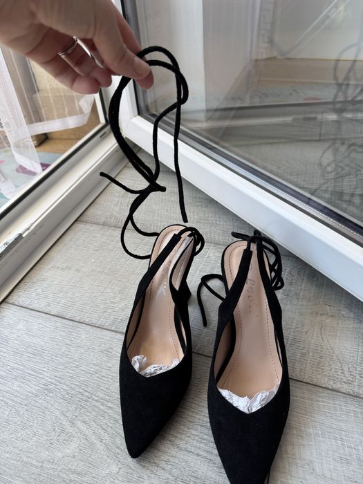 Pantofi stiletto cu toc