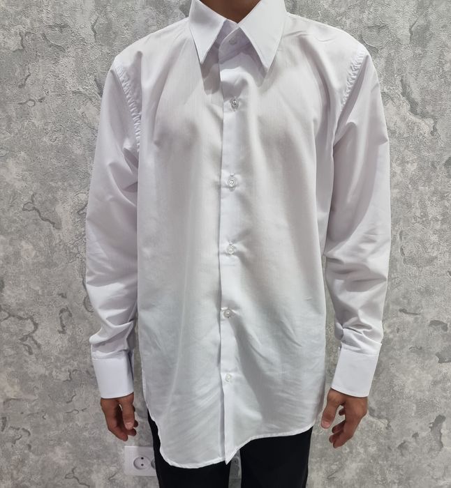 Продаются белые рубашки для мальчиков