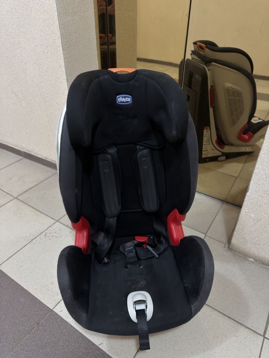 Автомобильное кресло