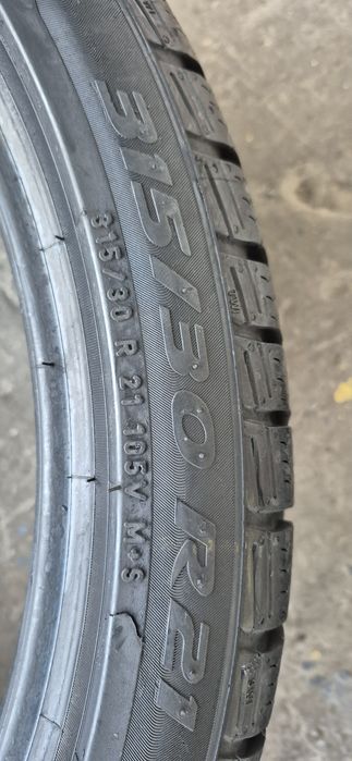 4 anvelope iarna Pirelli,fata 275/35/21,spate 315/30/21.Pret/bucata