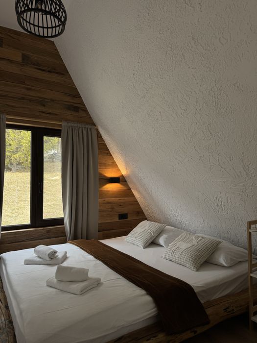 Inchiriere cabana cu jacuzzi, Dom Cabin A-frame