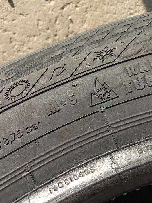 2 Нови бусови всесезонни гуми 215/65R16C Continental Van 4Season 109T