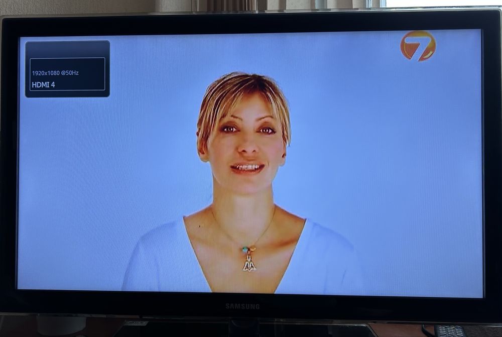 Продам телевизор Smart, диагональ 81 см, пульт