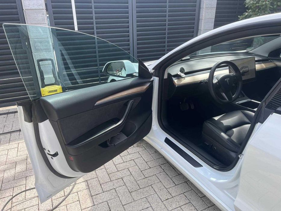 Tesla Model 3 Standard Range Plus RWD