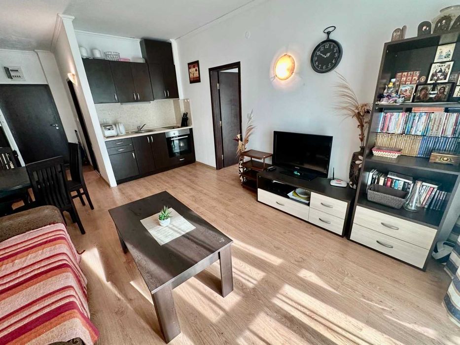 Продава се Двустаен апартамент в к.к. Слънчев бряг - 85 кв.м за 977 €/кв.м - Снимка #2