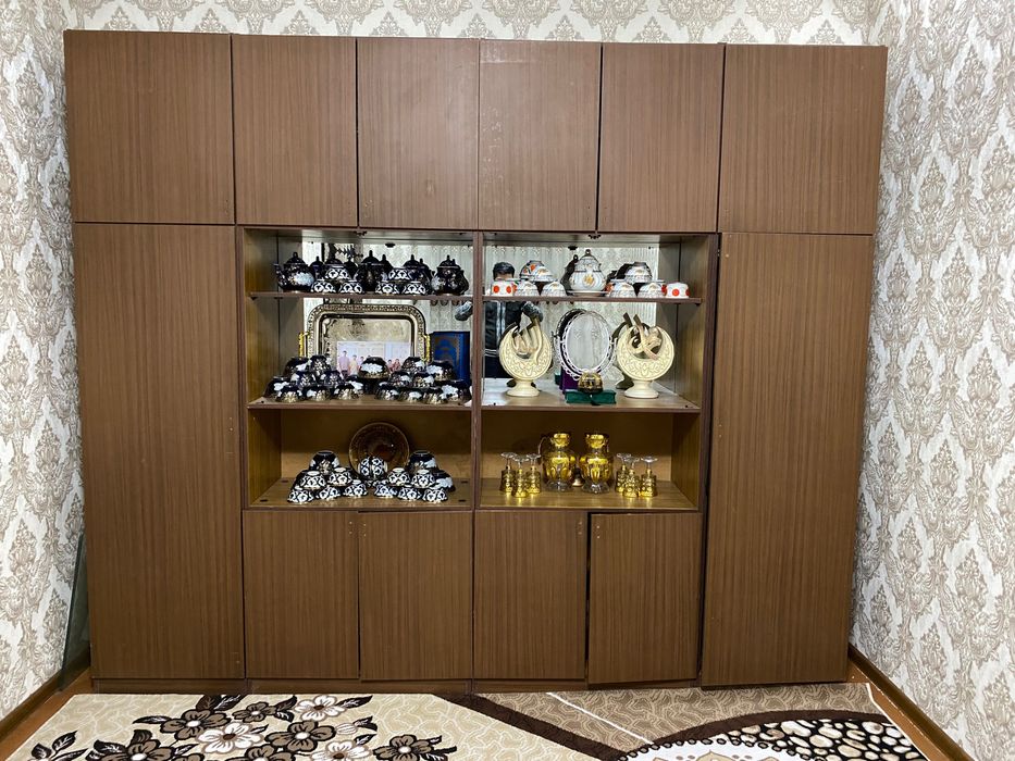 Stenka mebel sotiladi