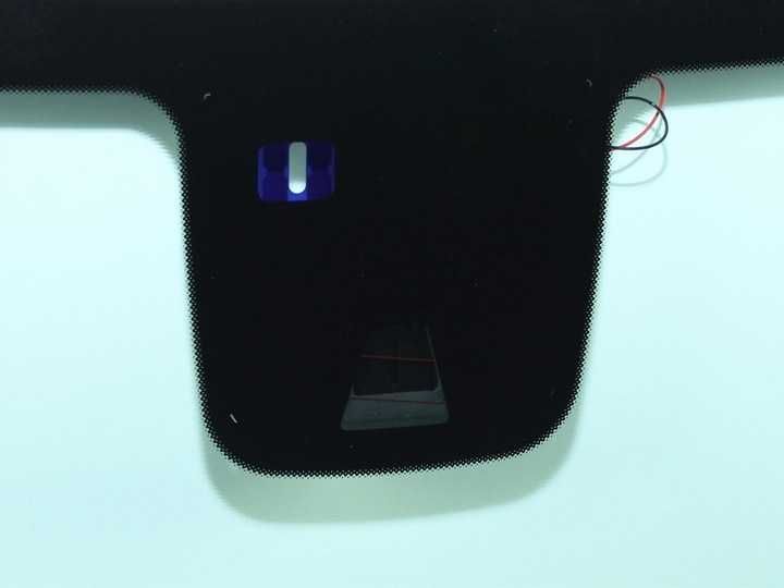 Предно стъкло Mercedes ML W166 Камера + Сензор + погрев+антена 2011-15