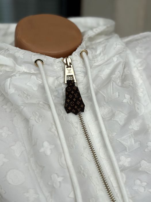 Дамски елек Louis Vuitton - размер S, Отлично състояние