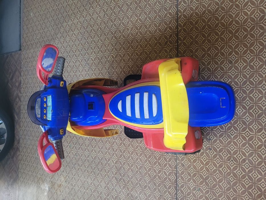 Детские игрушки. Велосипед. Мопед. Трактор.