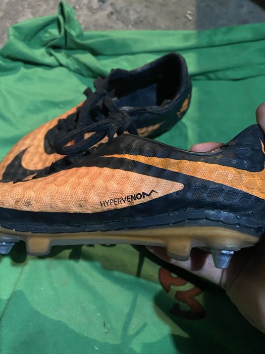 Бутсы Hypervenom R39