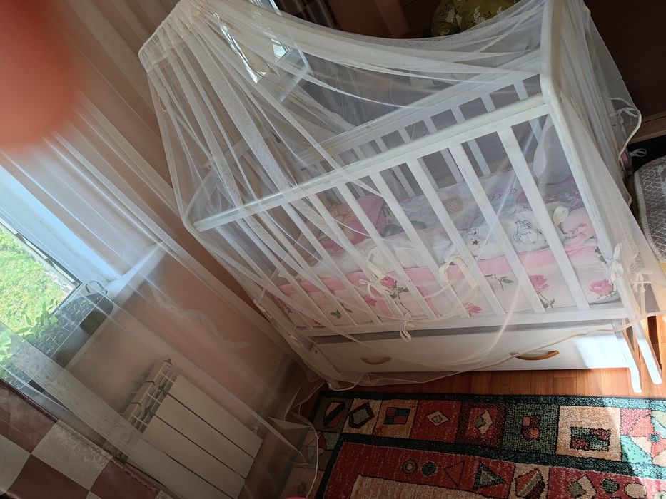 Детская кроватка