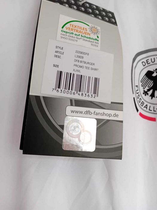 Чисто нова оригинална фланелка на Германия с автографи