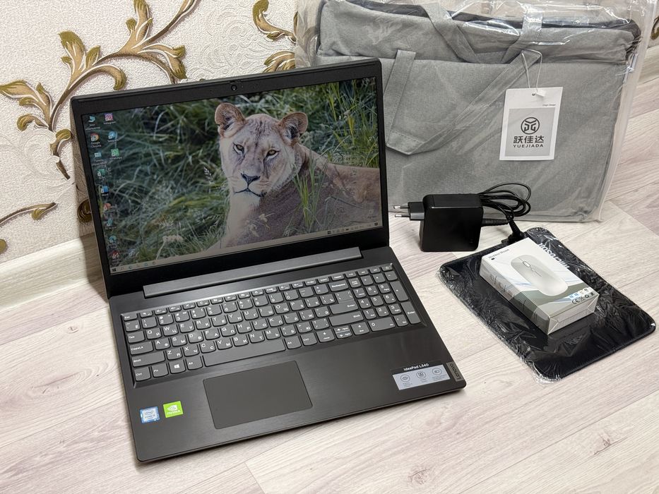Lenovo 8 поколение SSD ноутбук в новом состояний +комплект +гарантия