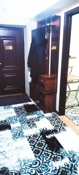 Oilaga sheriklikga srochna kvartira beriladi 1 xonasi